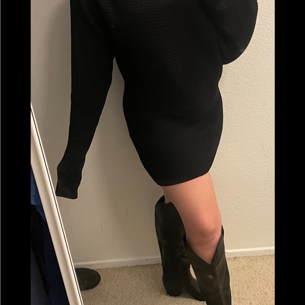 Chic Black Ribbed Sweater - Picture 3 of 3